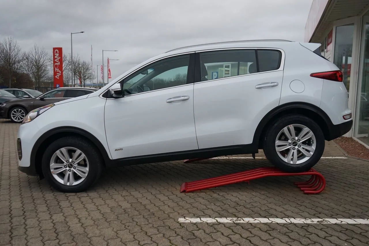 Kia Sportage 2.0 CRDi 4WD...  Image 3