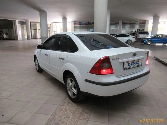 Ford Focus 1.6 TDCi Collection Image 6